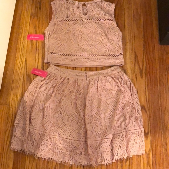 Xhilaration light pink lace 2pc skirt and shirt - Picture 3 of 8